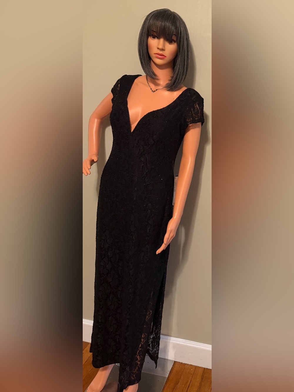 connected apparel Black Lace Sequin Long-Sleeve Evening Gown - Picture 4 of 14